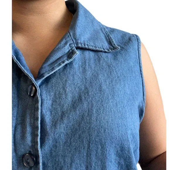 Embroidered button up! - Picture 4 of 4